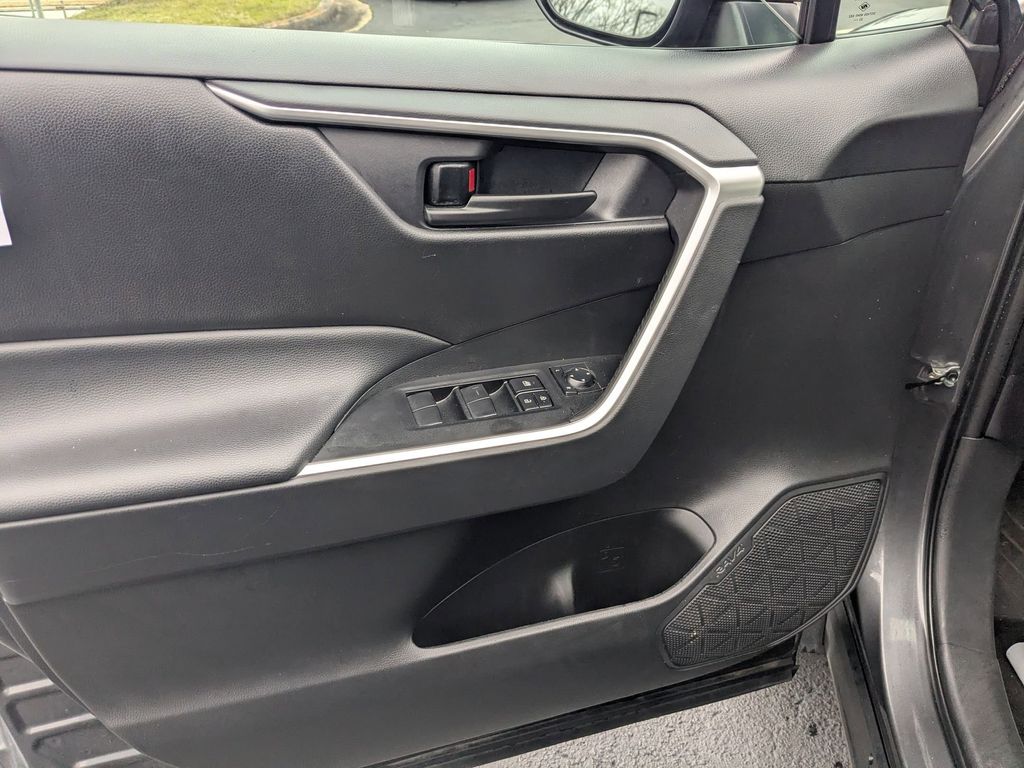 Thumbnail: 2024 Toyota RAV4 - 11