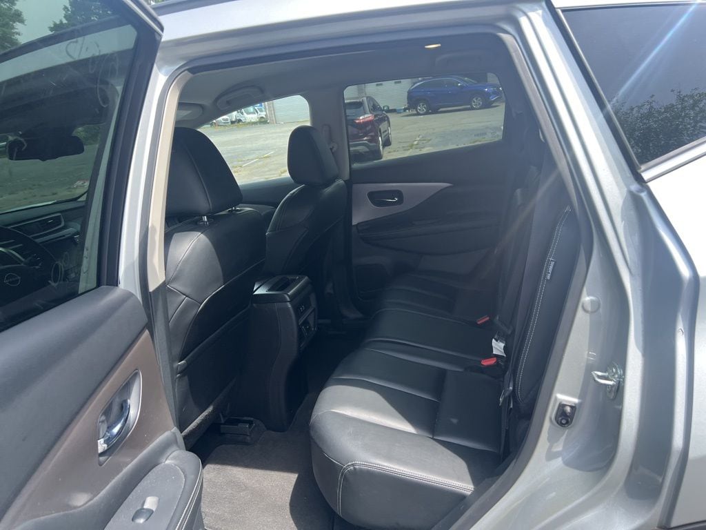 2023 Nissan Murano SV 10