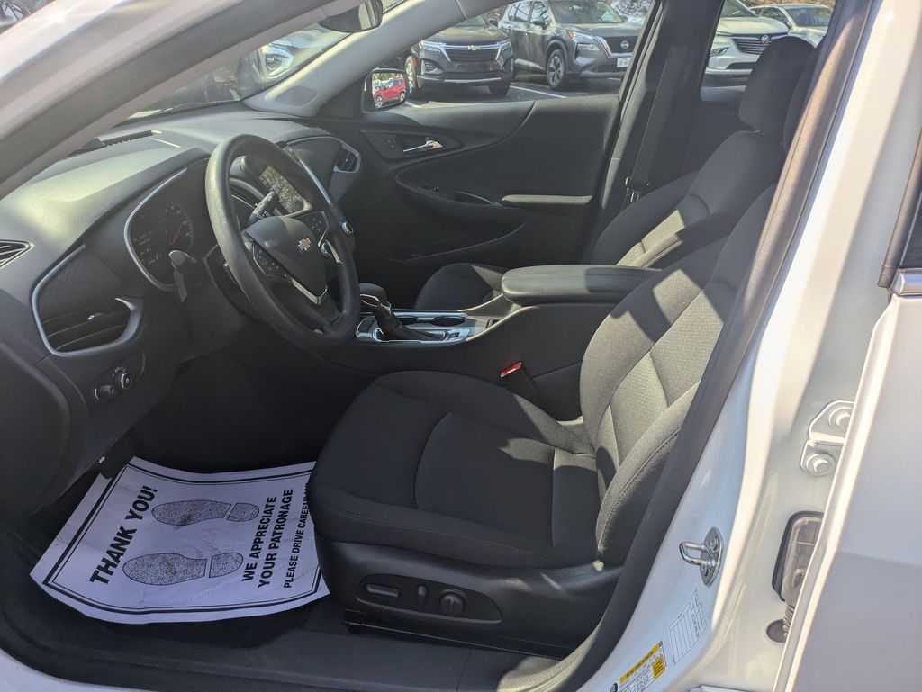 Thumbnail: 2024 Chevrolet Malibu - 14