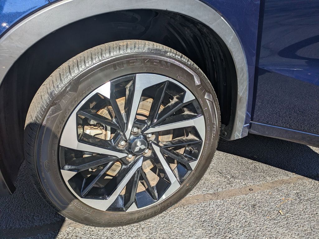 Thumbnail: 2024 Mitsubishi Outlander - 33