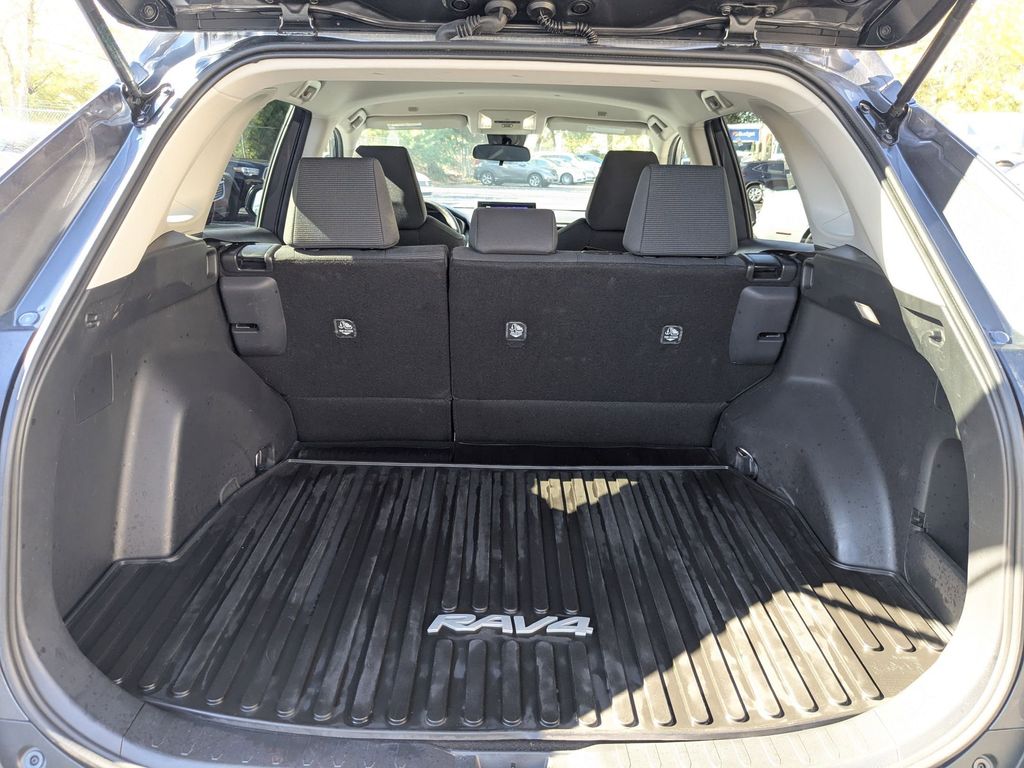 Thumbnail: 2025 Toyota RAV4 - 27