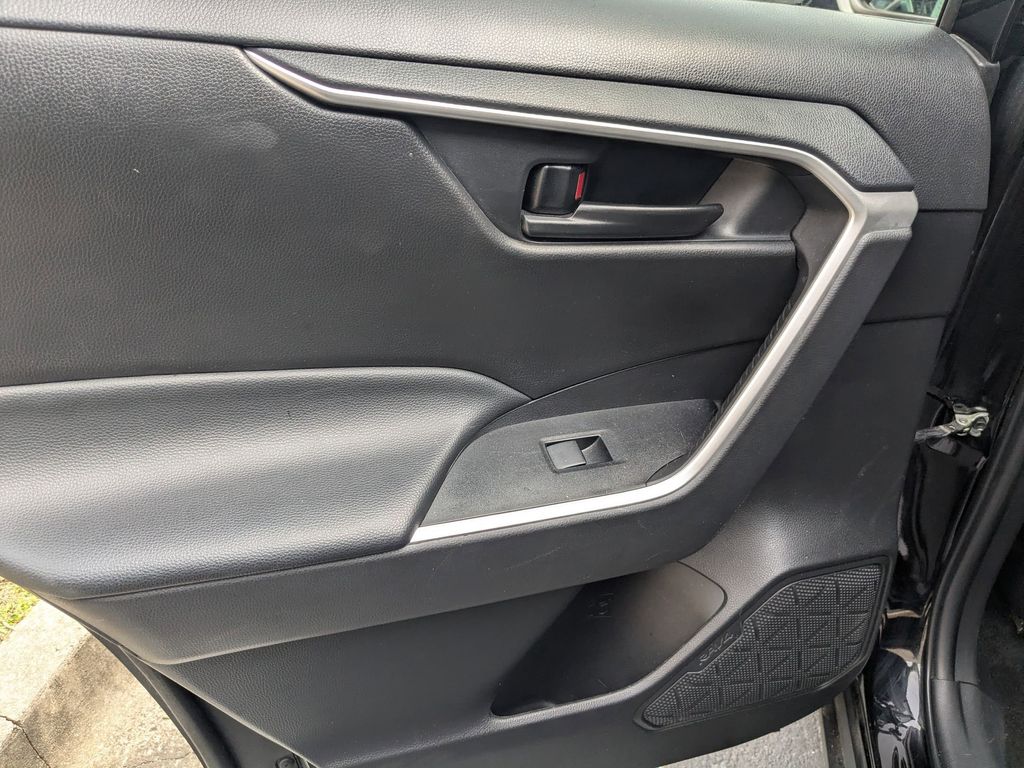 Thumbnail: 2023 Toyota RAV4 - 26