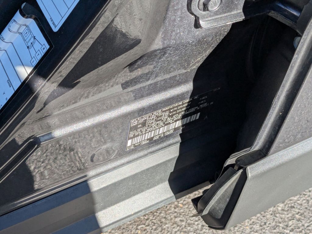 Thumbnail: 2025 Toyota RAV4 - 35