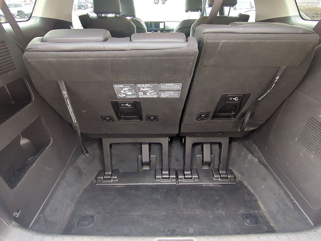 Thumbnail: 2025 Kia Carnival - 29