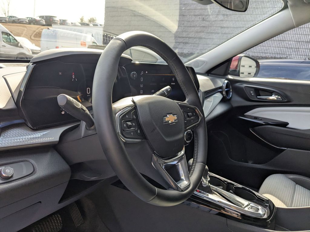 Thumbnail: 2025 Chevrolet Trax - 11