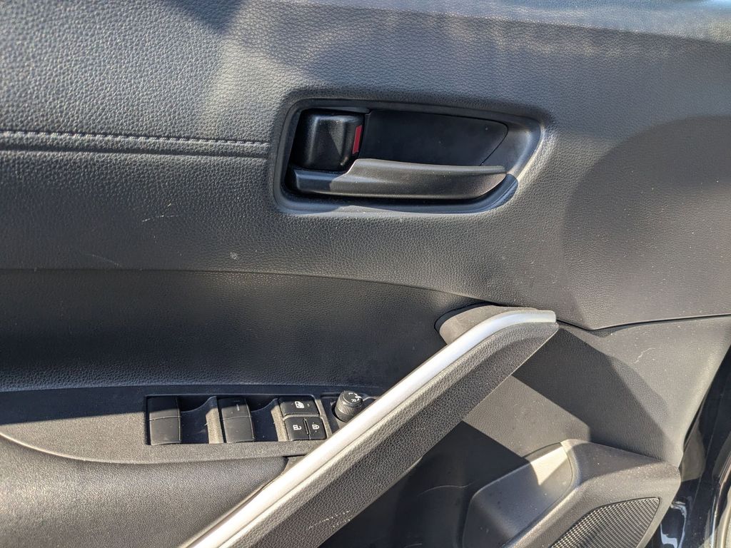 Thumbnail: 2024 Toyota Corolla Cross - 21