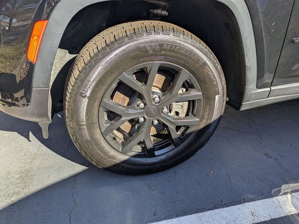 Thumbnail: 2024 Jeep Grand Cherokee L - 33