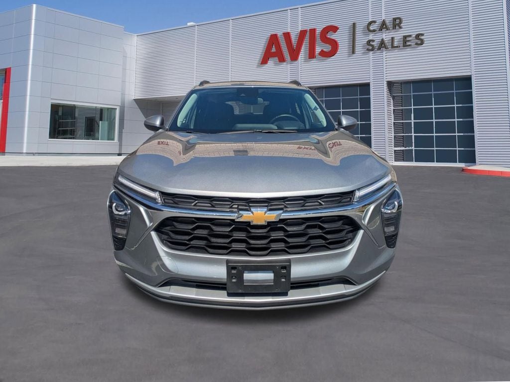 Thumbnail: 2025 Chevrolet Trax - 2