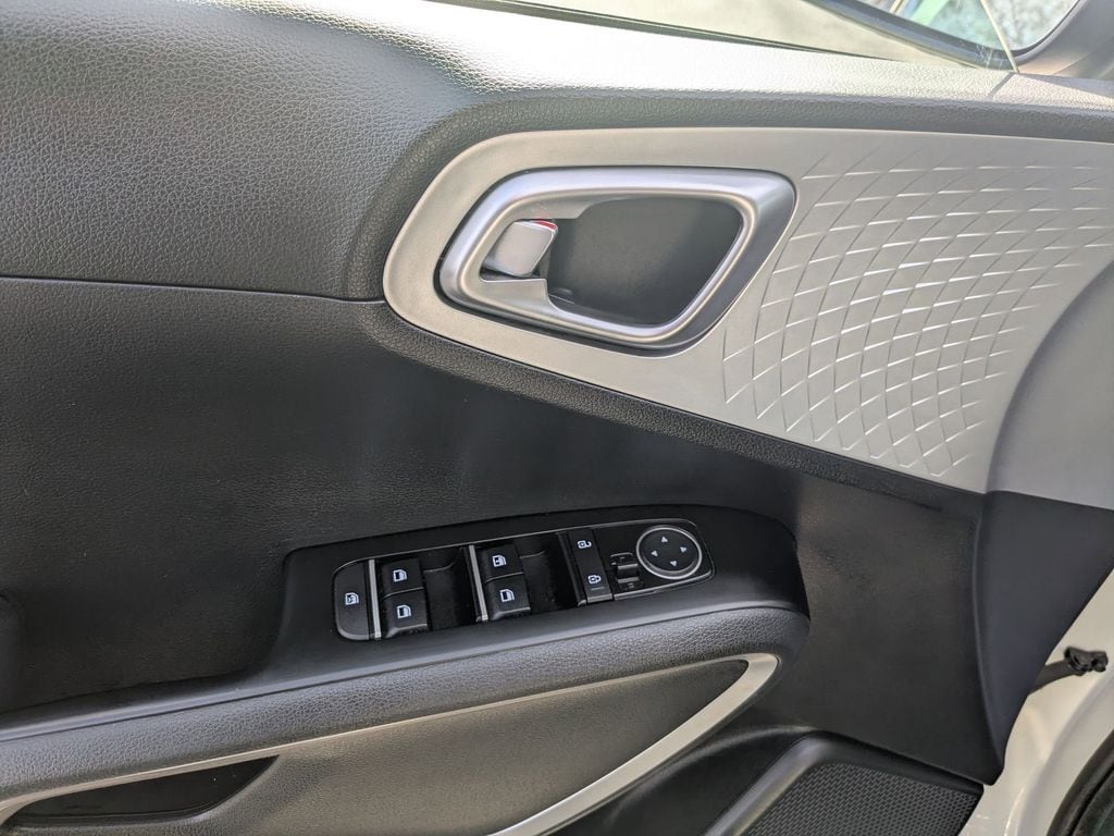 Thumbnail: 2024 Kia Soul - 23