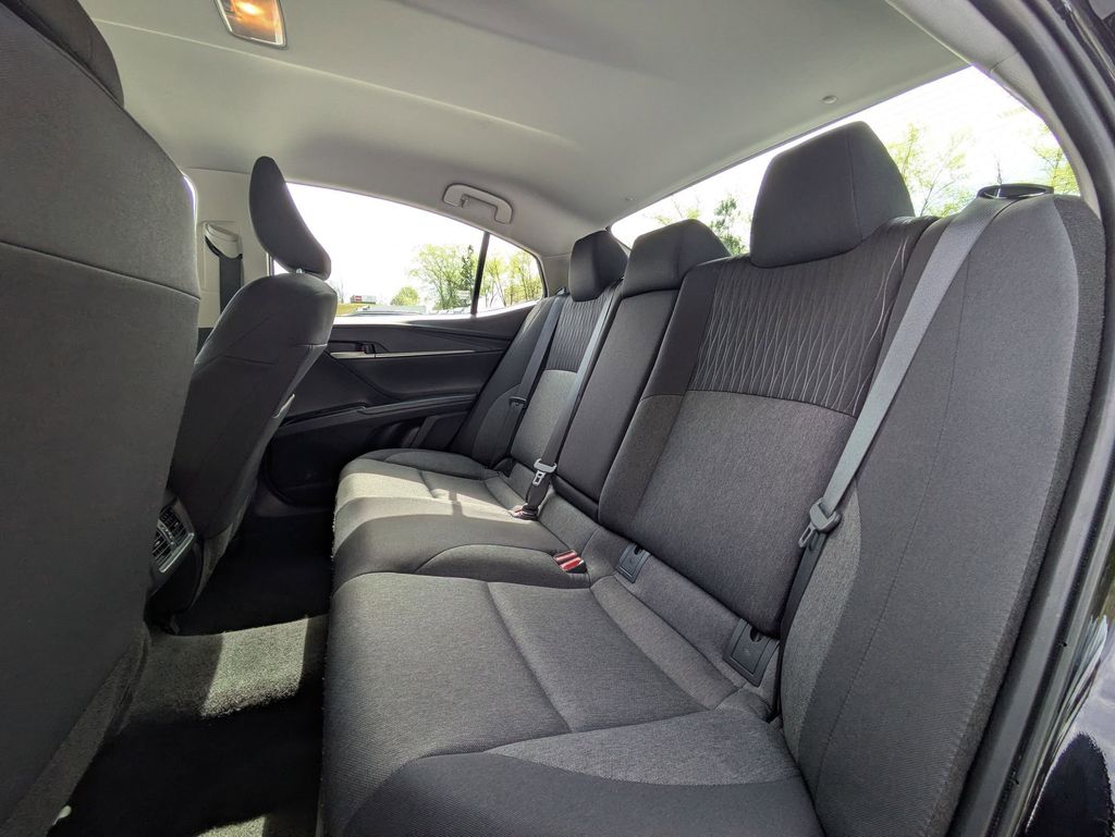 Thumbnail: 2025 Toyota Camry - 27