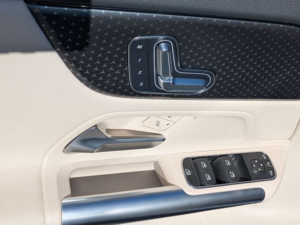 Thumbnail: 2025 Mercedes-Benz GLA - 13