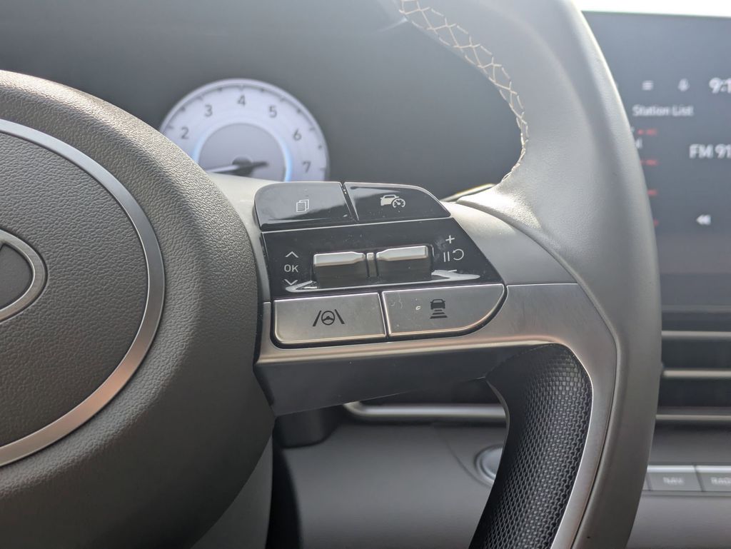 Thumbnail: 2025 Hyundai Elantra - 24