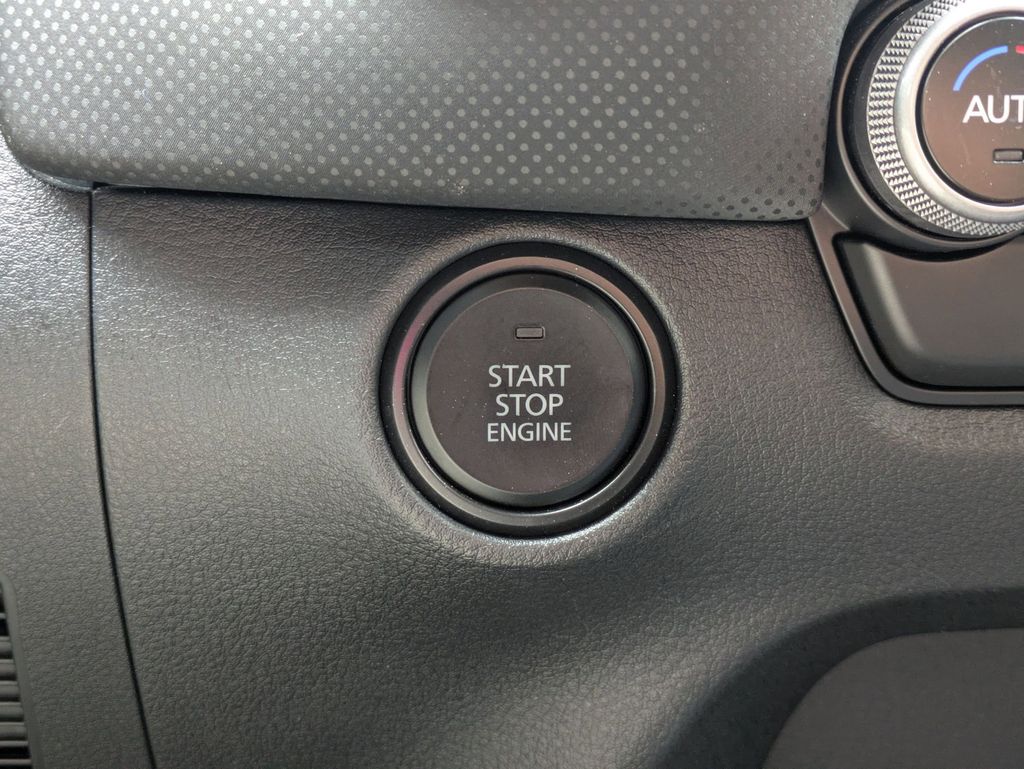 Thumbnail: 2025 Mazda CX-50 - 17