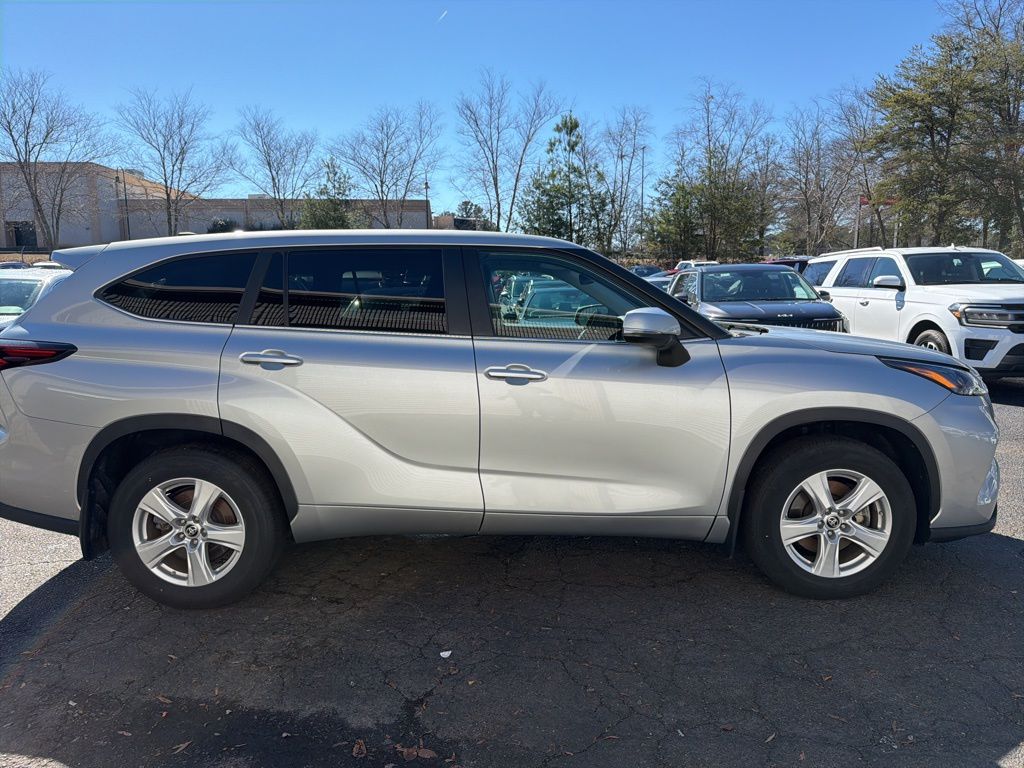 Thumbnail: 2024 Toyota Highlander - 4