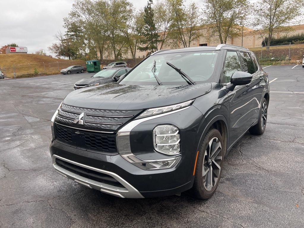 Thumbnail: 2024 Mitsubishi Outlander - 1