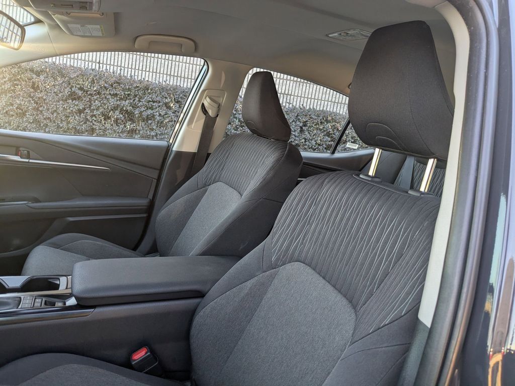 Thumbnail: 2025 Toyota Camry - 21