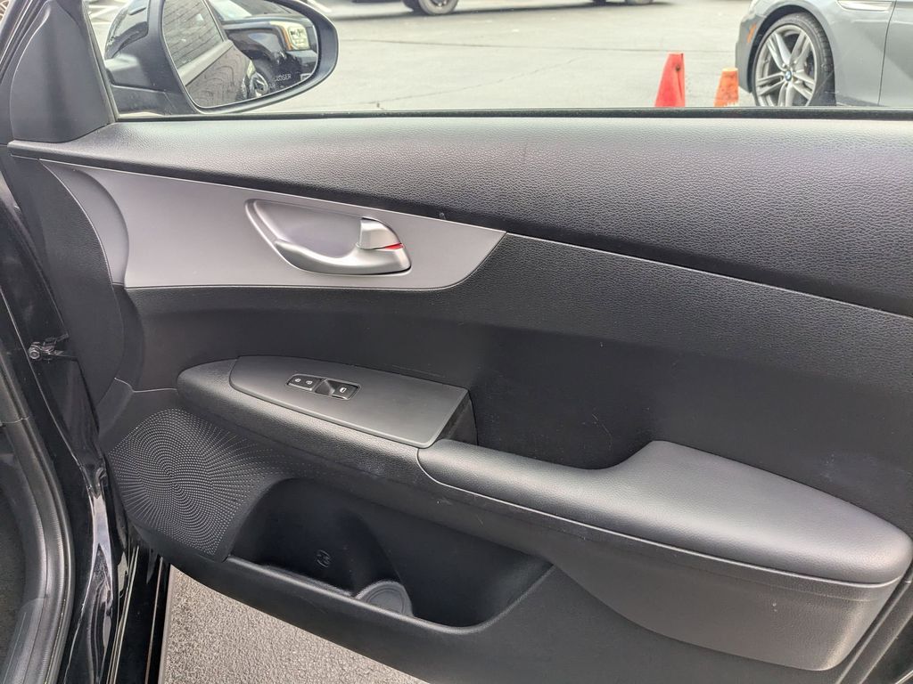 Thumbnail: 2024 Kia Forte - 29