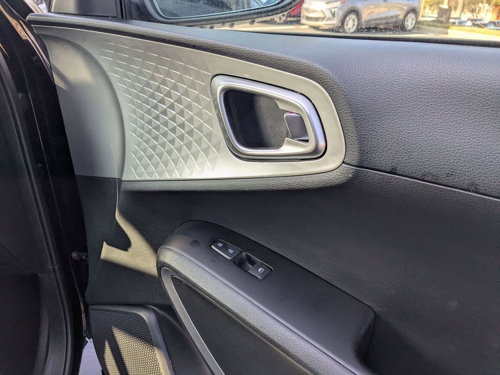 Thumbnail: 2024 Kia Soul - 32