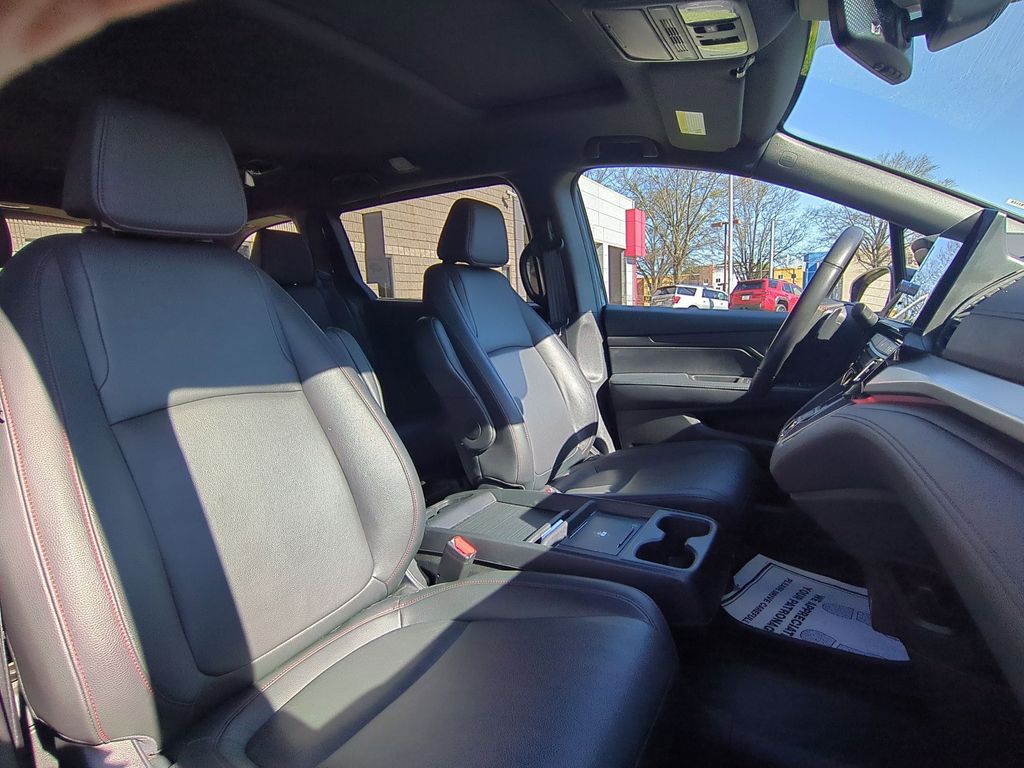 Thumbnail: 2025 Honda Odyssey - 28