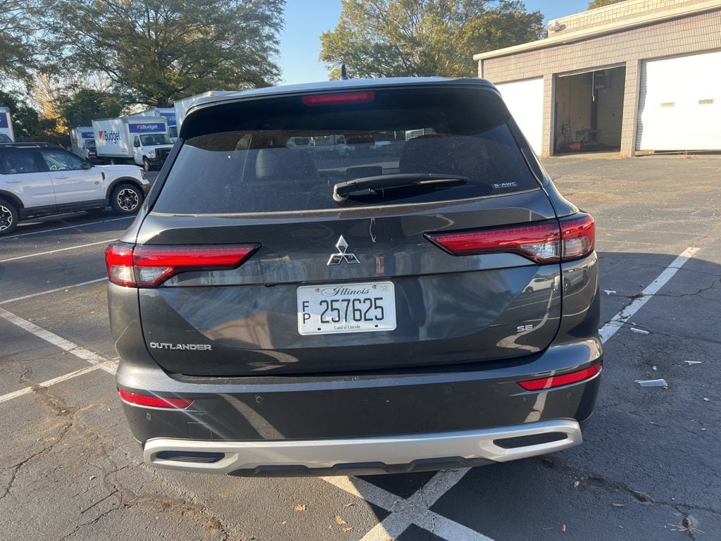 Thumbnail: 2024 Mitsubishi Outlander - 12