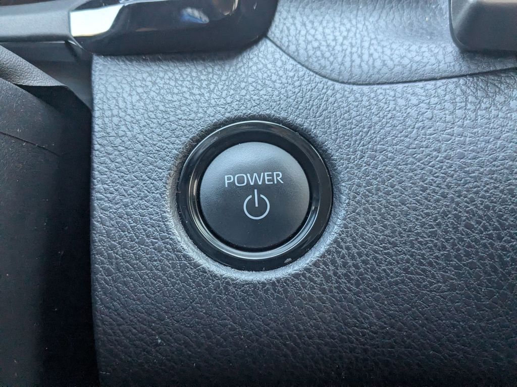 Thumbnail: 2025 Toyota Camry - 20