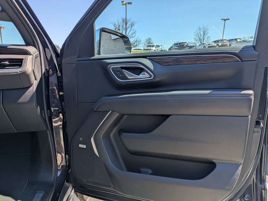 Thumbnail: 2024 Chevrolet Tahoe - 31