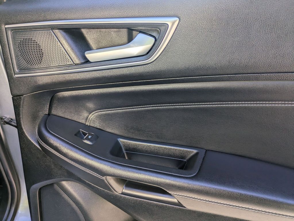 2024 Ford Edge Titanium 28