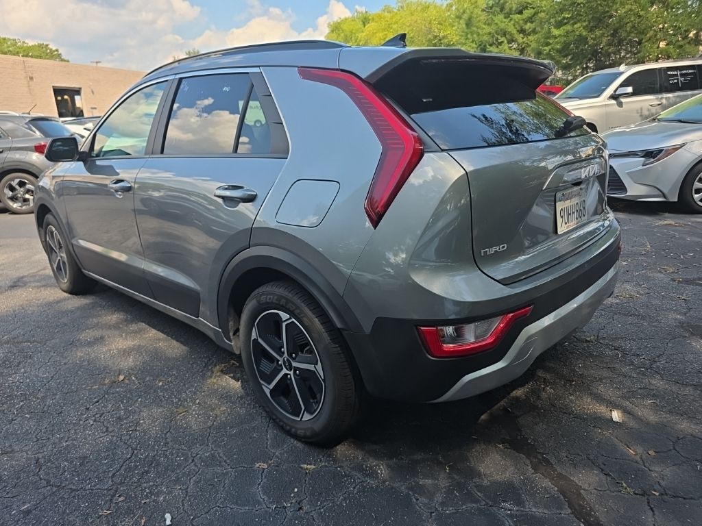 Thumbnail: 2025 Kia Niro - 8