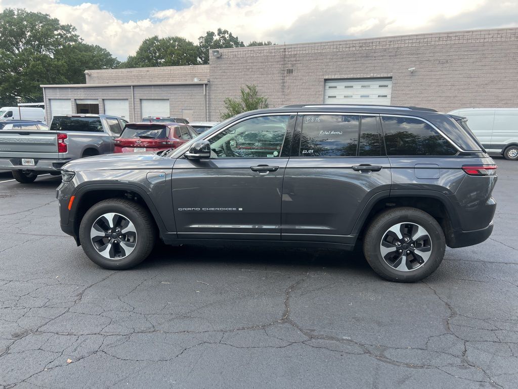 Thumbnail: 2023 Jeep Grand Cherokee - 7
