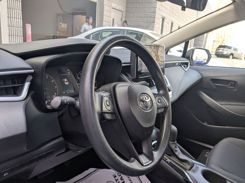 Thumbnail: 2025 Toyota Corolla - 11