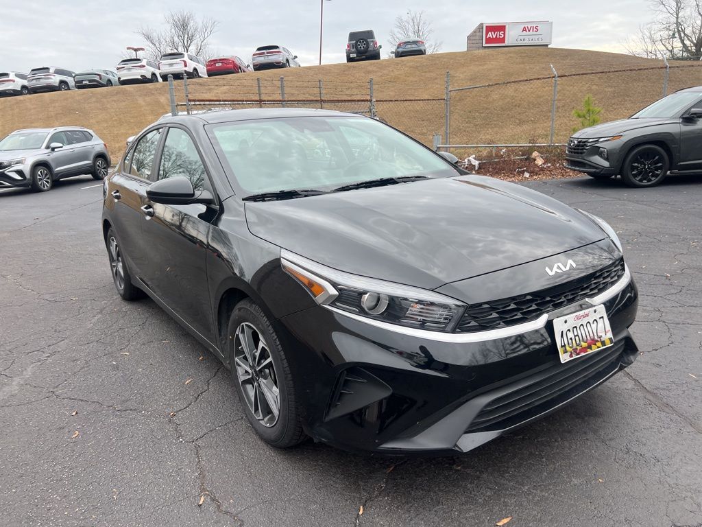 Thumbnail: 2024 Kia Forte - 3