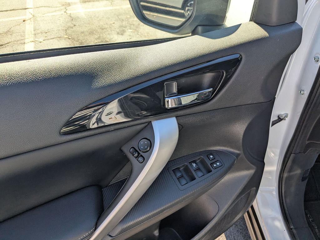 Thumbnail: 2025 Mitsubishi Eclipse Cross - 13