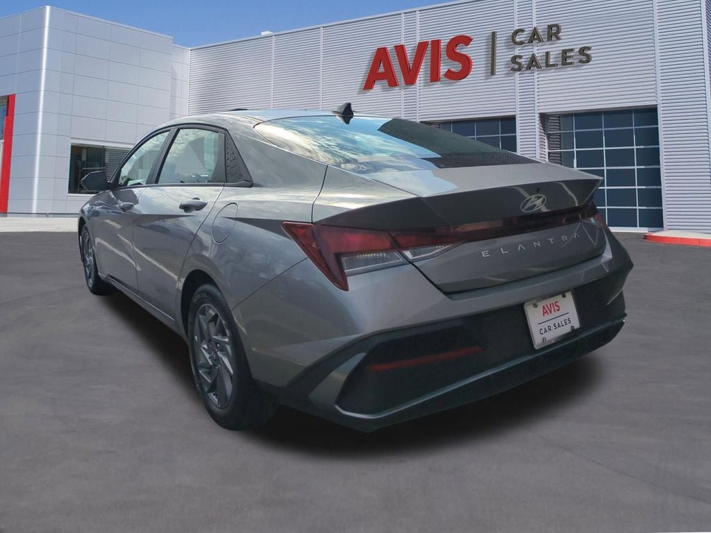 Thumbnail: 2024 Hyundai Elantra - 9