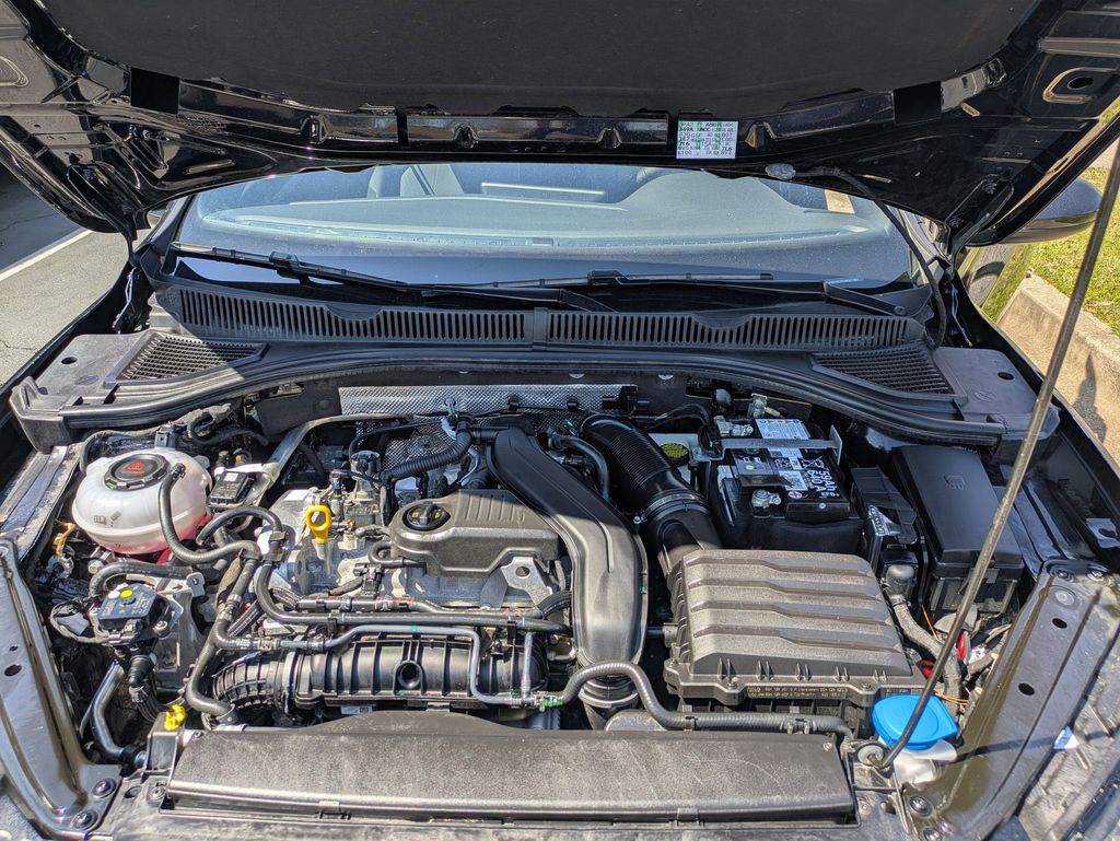 Thumbnail: 2025 Volkswagen Jetta - 32