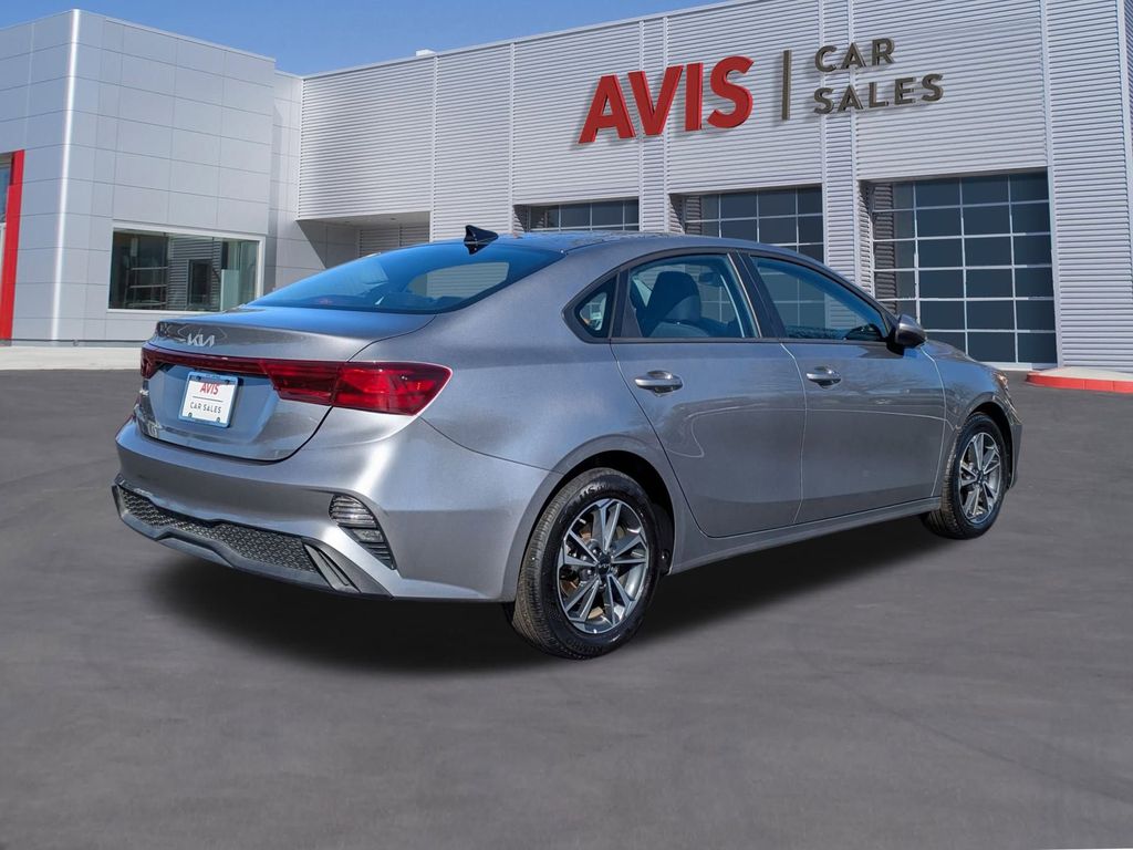 Thumbnail: 2024 Kia Forte - 6