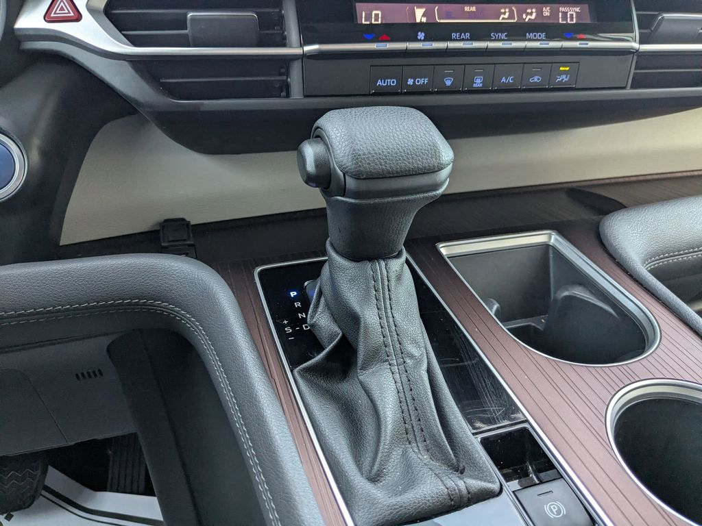 Thumbnail: 2024 Toyota Sienna - 19