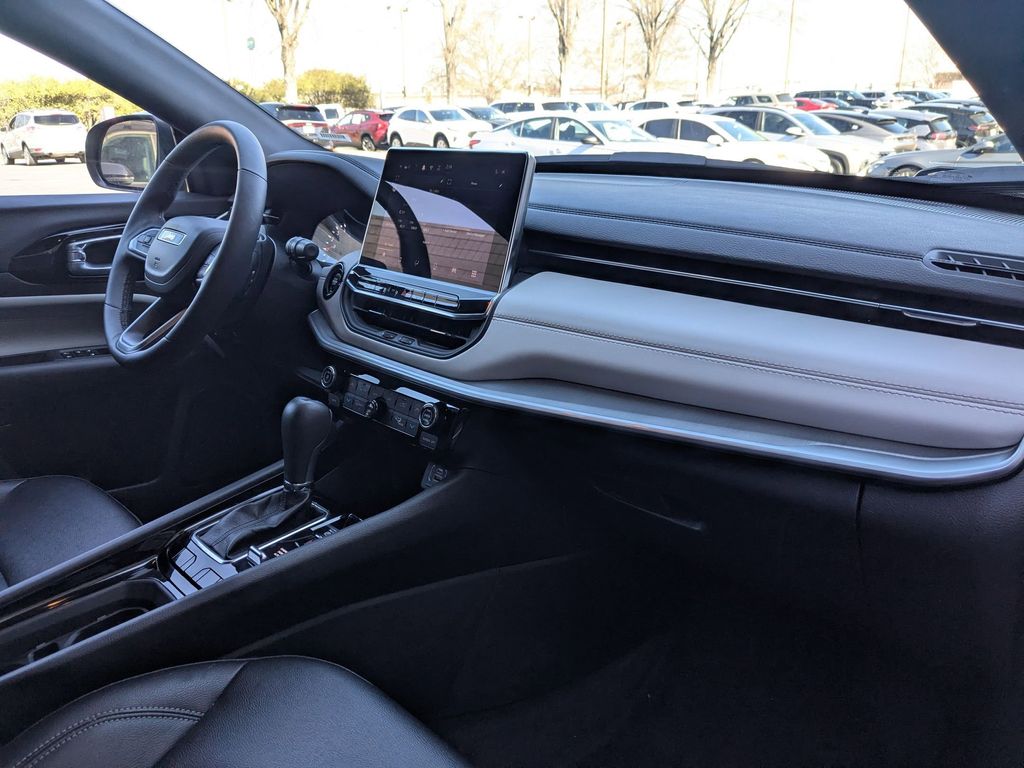 Thumbnail: 2025 Jeep Compass - 32