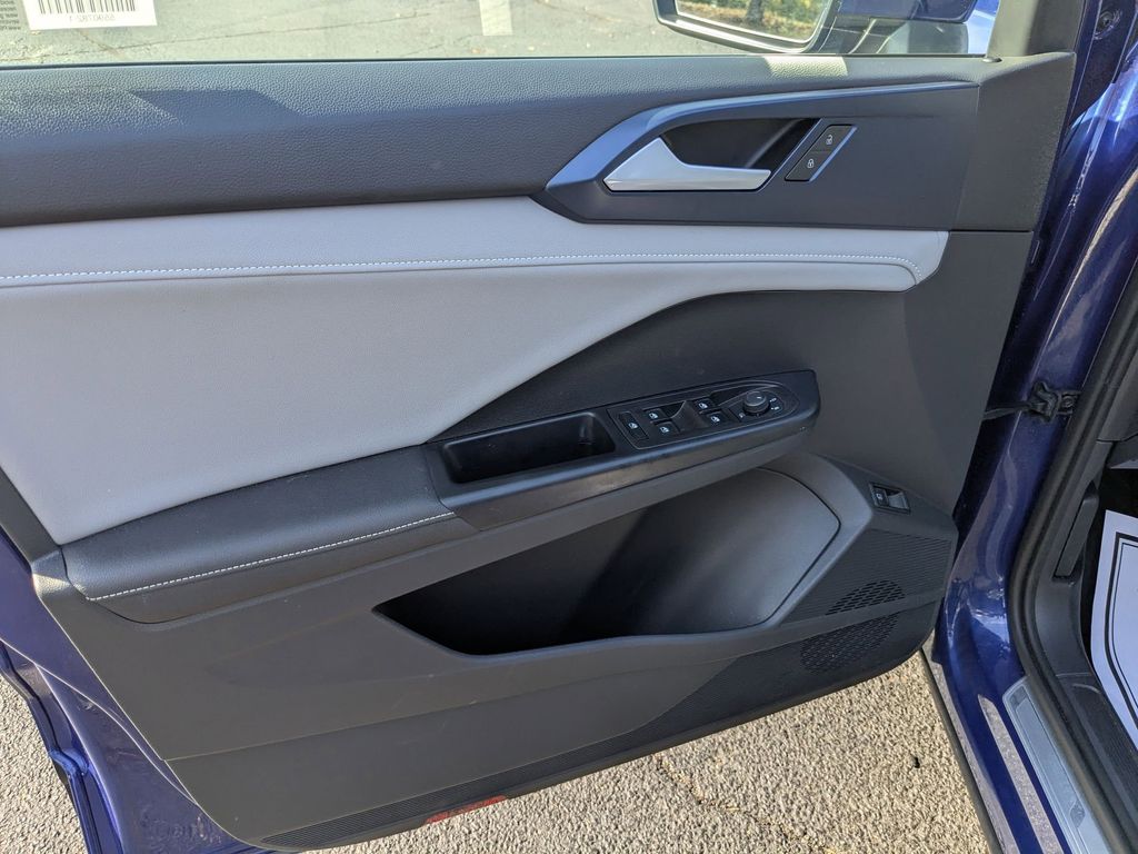 Thumbnail: 2024 Volkswagen Taos - 11