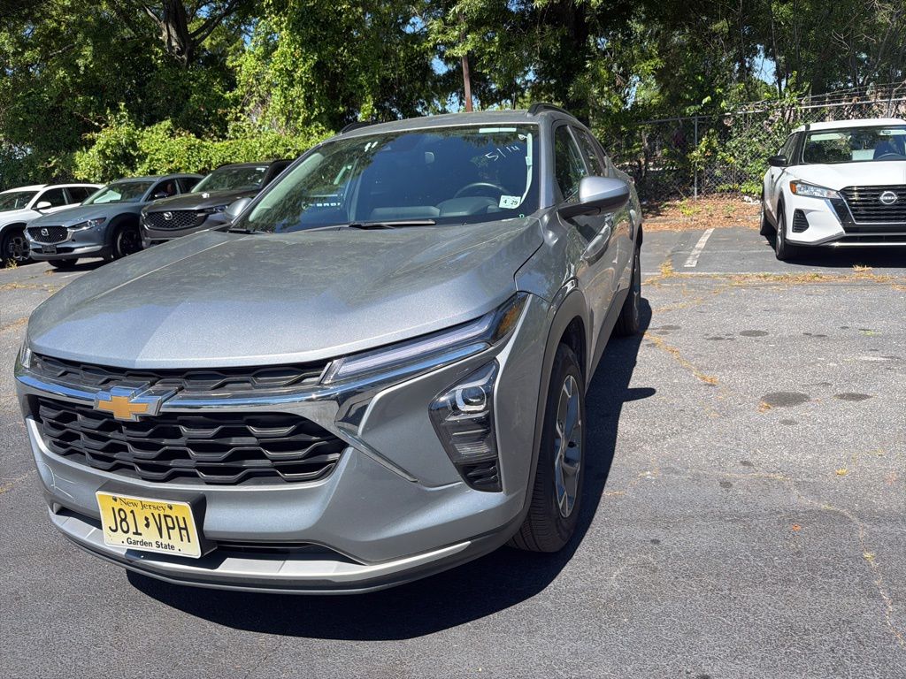 2025 Chevrolet Trax LT's photo