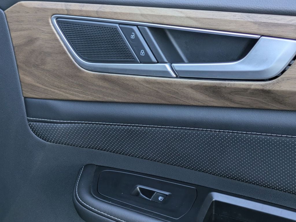 Thumbnail: 2025 Volkswagen Atlas - 33