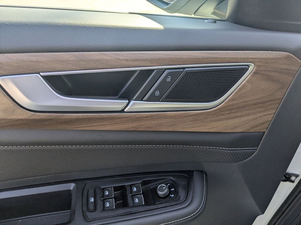 Thumbnail: 2025 Volkswagen Atlas - 22