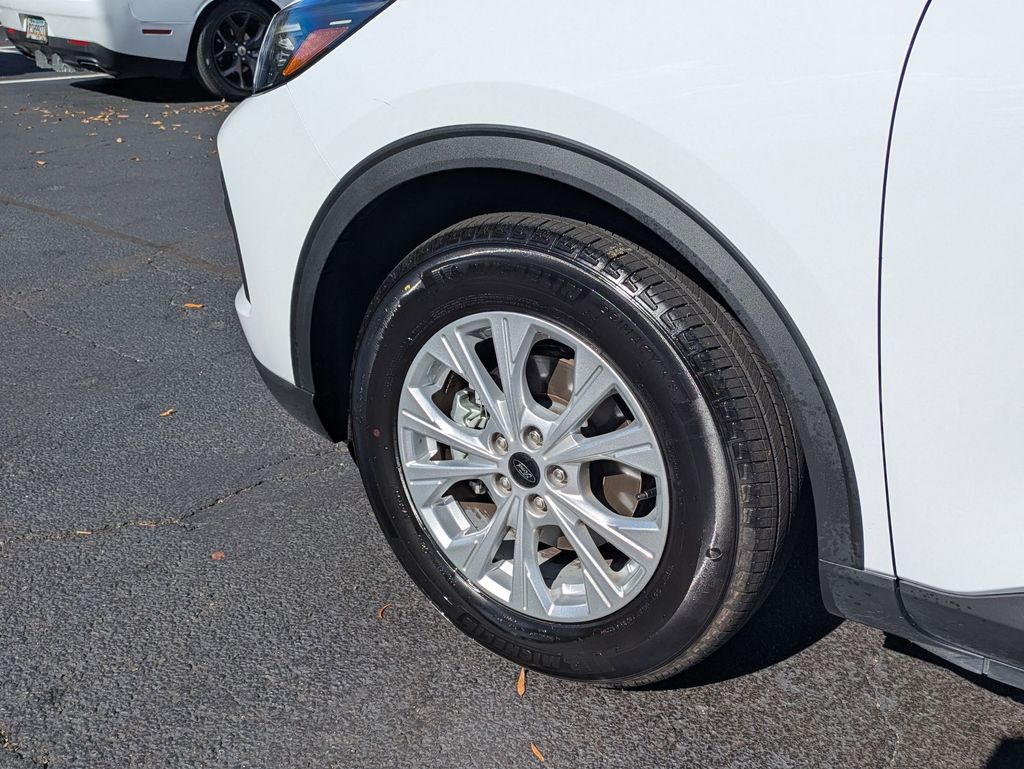 Thumbnail: 2025 Ford Escape - 31