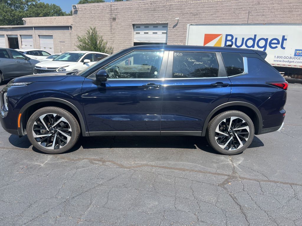 Thumbnail: 2024 Mitsubishi Outlander - 7