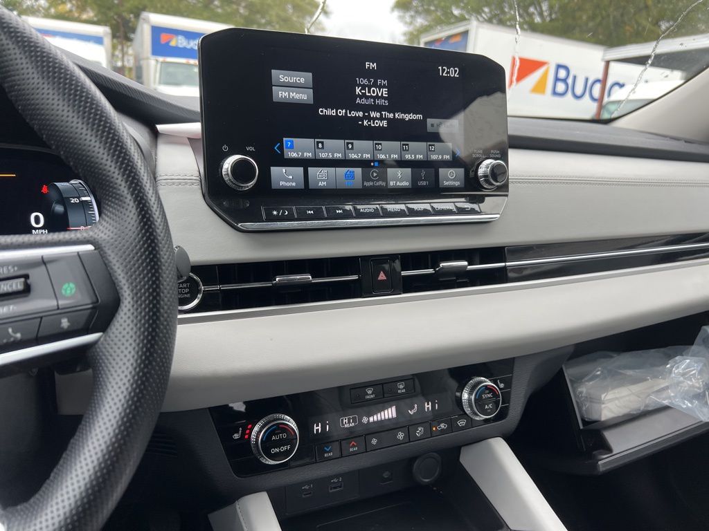 Thumbnail: 2024 Mitsubishi Outlander - 5