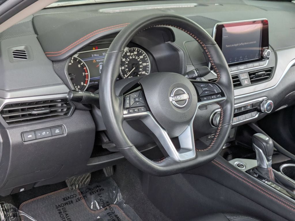 2025 Nissan Altima SR - Photo 14