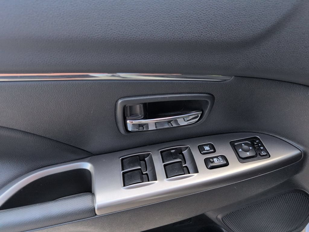 Thumbnail: 2025 Mitsubishi Outlander Sport - 13
