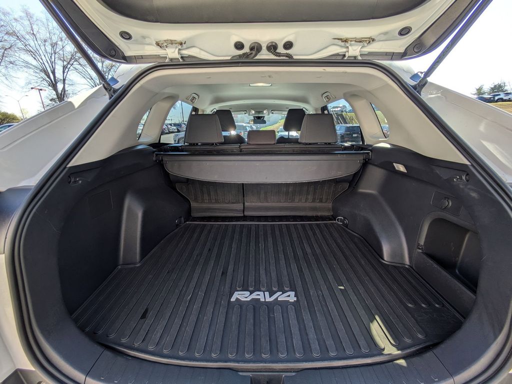 Thumbnail: 2025 Toyota RAV4 - 24