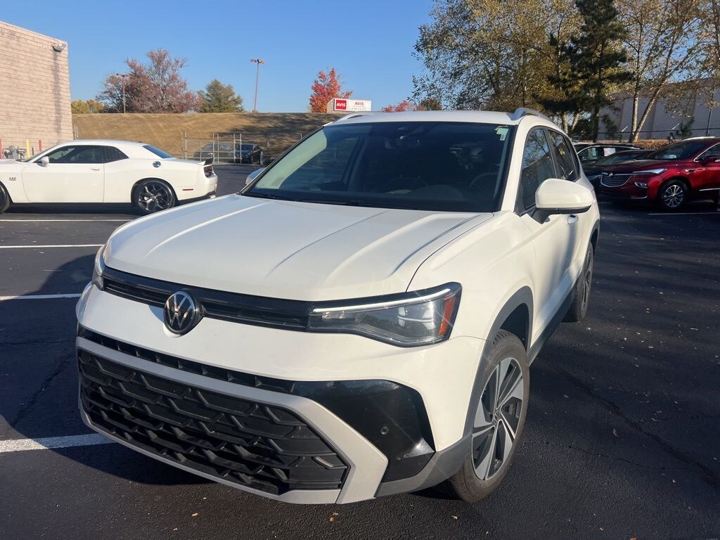 Certified 2025 Volkswagen Taos 1.5T SE SUV