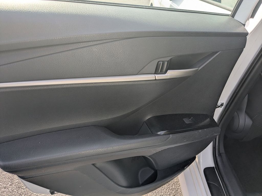 Thumbnail: 2025 Toyota Camry - 27