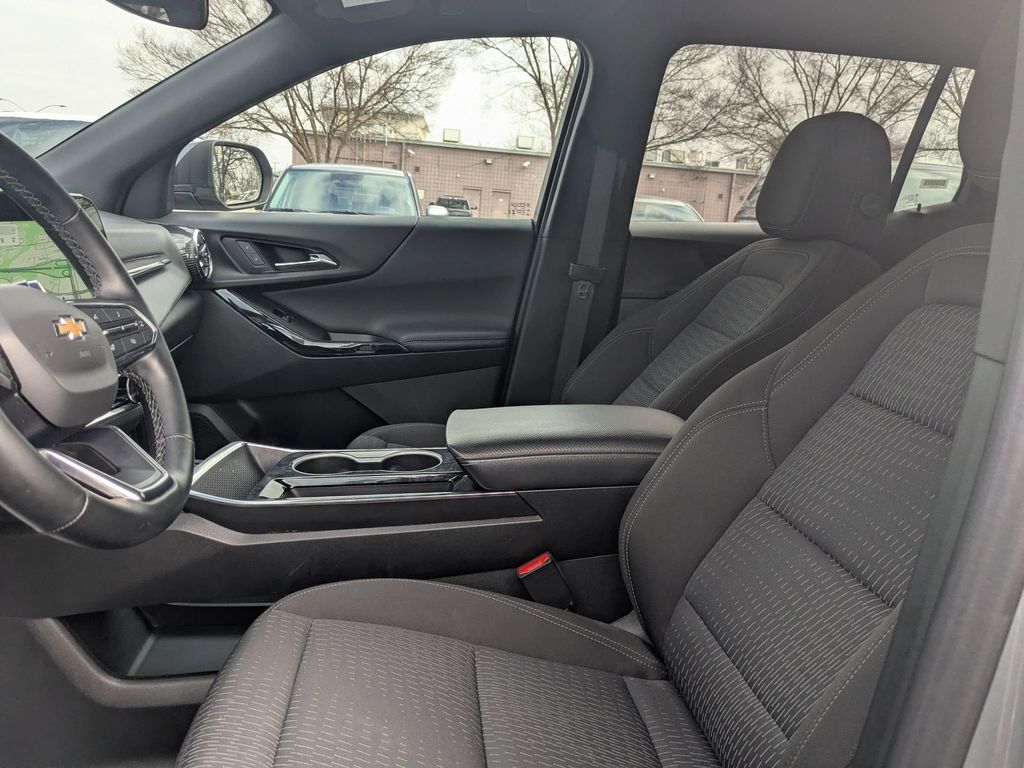 Thumbnail: 2025 Chevrolet Equinox - 22